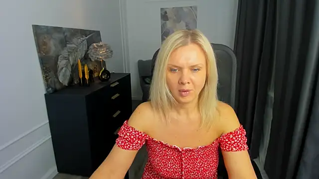 AgathaKlouin online show from 03-31-26, 07:25