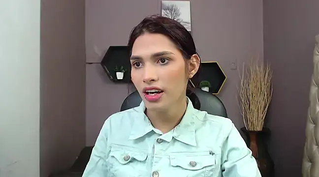 Snapshot of Greys_ath chatting on 12-19-24, 04:34 Greys ath online show from 12-19-24, 04:34