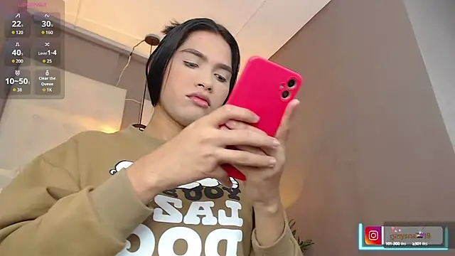 Snapshot of Greys_ath chatting on 10-15-25, 03:39 Greys ath online show from 10-15-25, 03:39