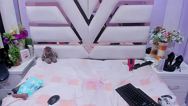 Snapshot of Avi_Thomsonn chatting on 12-11-24, 11:43 Avi Thomsonn online show from 12-11-24, 11:43