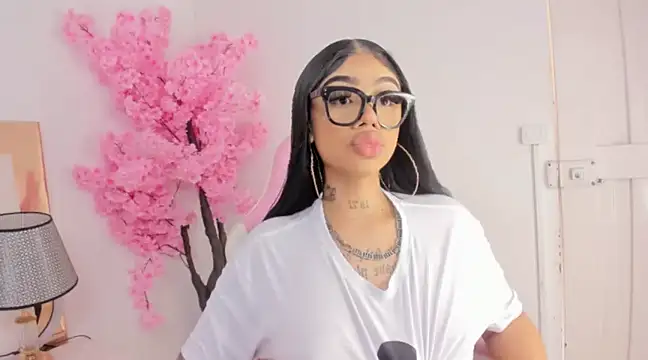 Snapshot of Mia_Jansen chatting on 01-25-25, 09:35 Mia Jansen online show from 01-25-25, 09:35