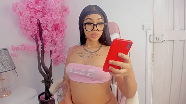 Snapshot of Mia_Jansen chatting on 02-20-25, 09:42 Mia Jansen online show from 02-20-25, 09:42