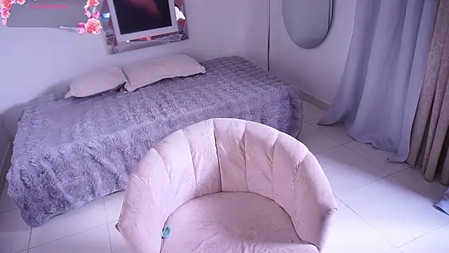 Alondrasparrow2 online show from 02-10-26, 07:51