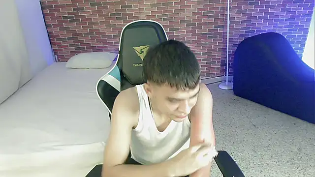 zacariasss  online show from 09-11-25, 04:12