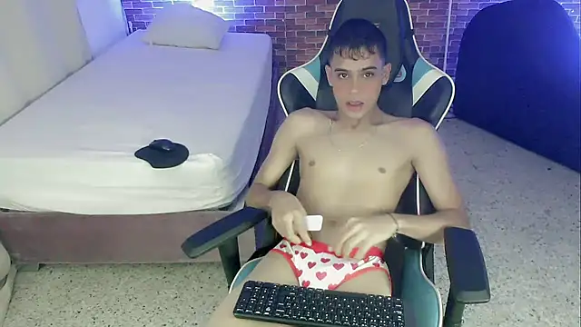 zacariasss  online show from 09-13-25, 04:01