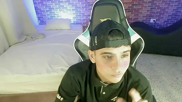 zacariasss  online show from 09-27-25, 03:55