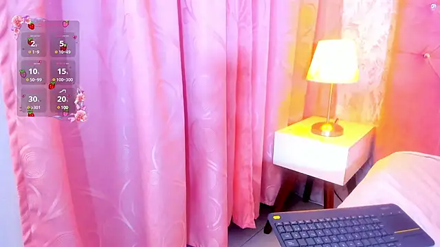 Snapshot of Elii_ross chatting on 03-18-25, 07:42 Elii ross online show from 03-18-25, 07:42