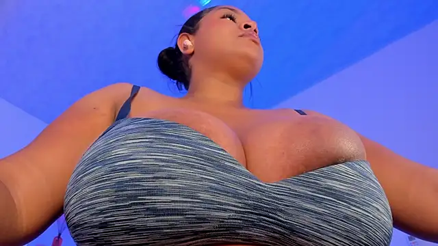 Brianna bigboobs online show from 07-18-26, 11:03
