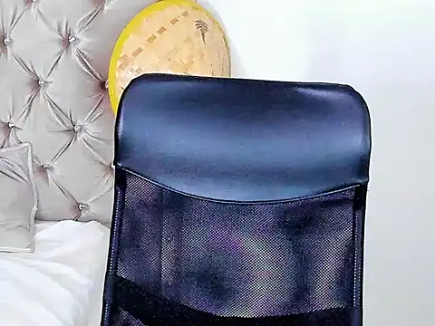 Snapshot of Andrew_wolf7 chatting on 09-10-25, 04:29 Andrew wolf7 online show from 09-10-25, 04:29