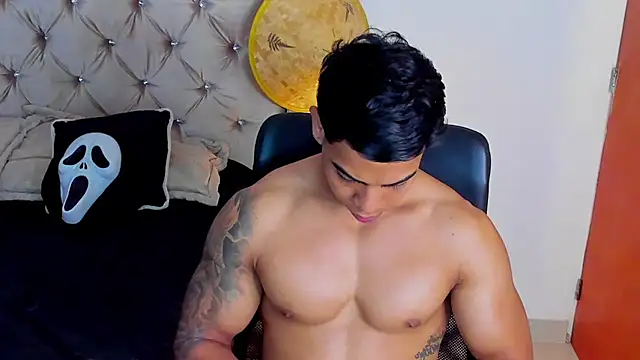 Snapshot of Andrew_wolf7 chatting on 10-31-25, 03:57 Andrew wolf7 online show from 10-31-25, 03:57