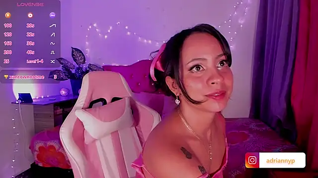 adriannyp 1 online show from 01-03-25, 06:33