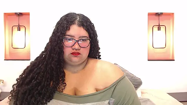 Snapshot of Miley_Collins chatting on 12-29-24, 01:28 Miley Collins online show from 12-29-24, 01:28