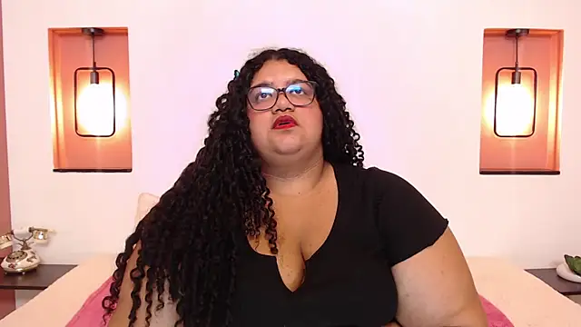 Snapshot of Miley_Collins chatting on 03-21-25, 08:40 Miley Collins online show from 03-21-25, 08:40