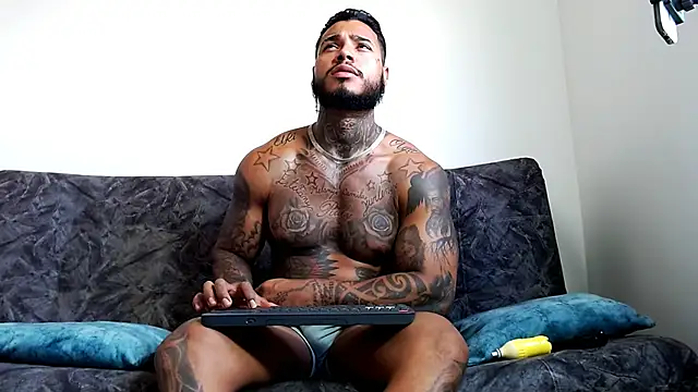 Snapshot of Exotic_tatto27121 chatting on 12-06-24, 03:55 Exotic tatto27121 online show from 12-06-24, 03:55