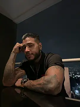 Snapshot of Exotic_tatto27121 chatting on 02-09-25, 12:49 Exotic tatto27121 online show from 02-09-25, 12:49