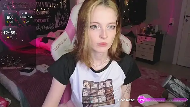 Snapshot of Crackling_Tatii chatting on 09-21-25, 06:31 Crackling Tatii online show from 09-21-25, 06:31