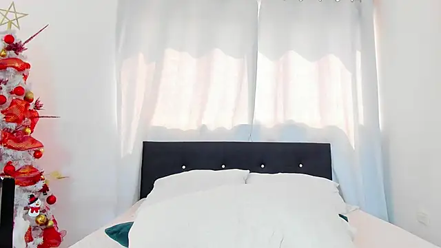 Snapshot of DailaSmith chatting on 12-17-24, 06:09 DailaSmith online show from 12-17-24, 06:09