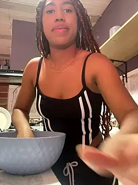 Snapshot of DailaSmith chatting on 12-14-25, 02:44 DailaSmith online show from 12-14-25, 02:44