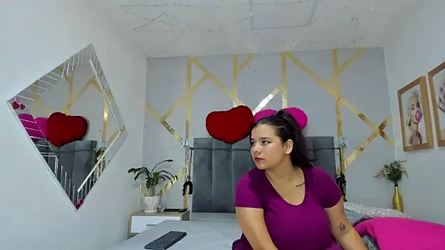 Snapshot of Caroliine_Torres chatting on 06-11-26, 12:25 Caroliine Torres online show from 06-11-26, 12:25