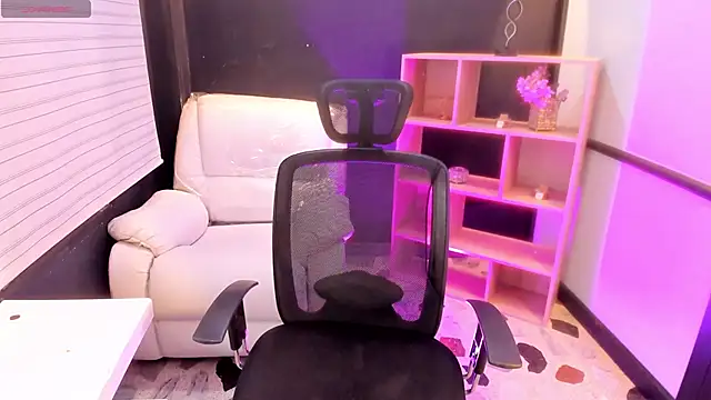 EmySilver online show from 12-06-24, 02:17