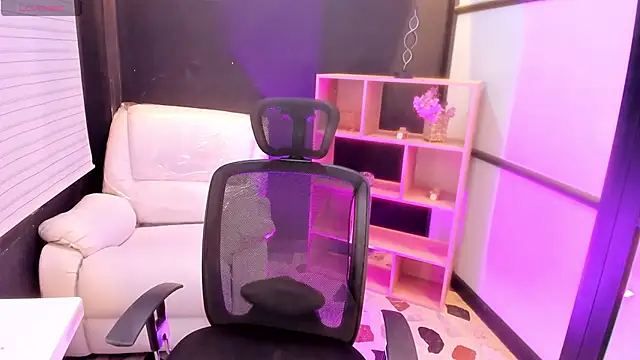 EmySilver online show from 12-06-24, 05:22