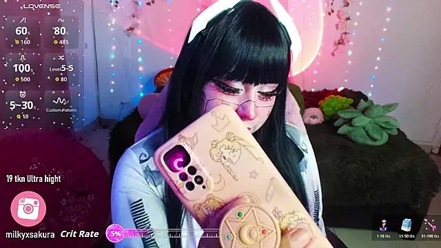 Snapshot of MilkyXSakura chatting on 11-16-25, 01:00 MilkyXSakura online show from 11-16-25, 01:00