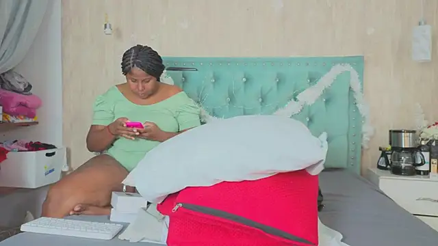 Alexa roussee online show from 12-19-25, 12:56