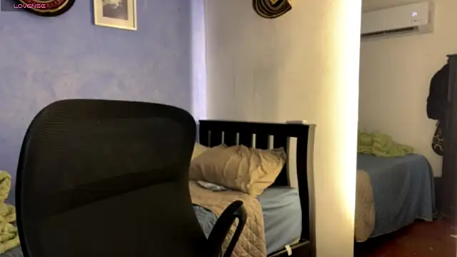 Snapshot of Xander_bonnet1 chatting on 09-10-25, 11:54 Xander bonnet1 online show from 09-10-25, 11:54