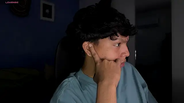 Snapshot of Xander_bonnet1 chatting on 11-21-25, 12:26 Xander bonnet1 online show from 11-21-25, 12:26