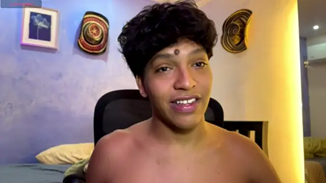 Snapshot of Xander_bonnet1 chatting on 11-26-25, 01:45 Xander bonnet1 online show from 11-26-25, 01:45