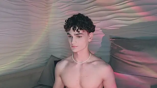 Snapshot of adam_21cm__ chatting on 12-14-24, 07:25 adam 21cm online show from 12-14-24, 07:25