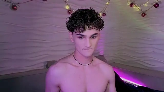 Snapshot of adam_21cm__ chatting on 01-12-25, 04:40 adam 21cm online show from 01-12-25, 04:40