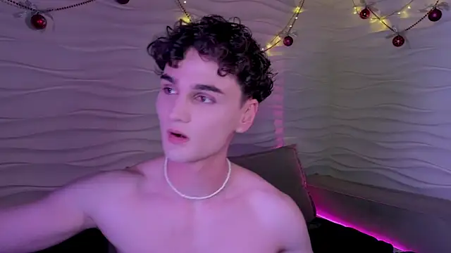 Snapshot of adam_21cm__ chatting on 01-12-25, 07:42 adam 21cm online show from 01-12-25, 07:42