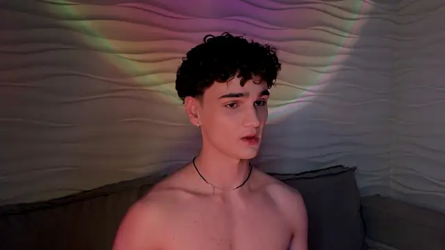 Snapshot of adam_21cm__ chatting on 03-20-25, 07:35 adam 21cm online show from 03-20-25, 07:35