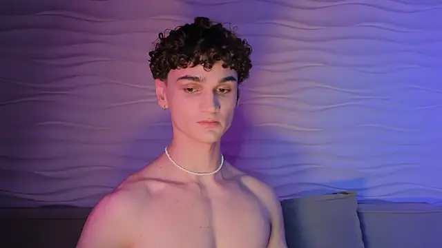 Snapshot of adam_21cm__ chatting on 10-08-25, 04:15 adam 21cm online show from 10-08-25, 04:15