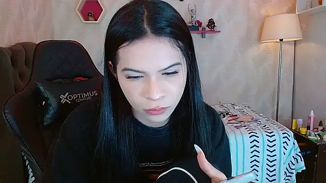 Snapshot of andy_bell_x chatting on 09-15-25, 06:02 andy bell x online show from 09-15-25, 06:02