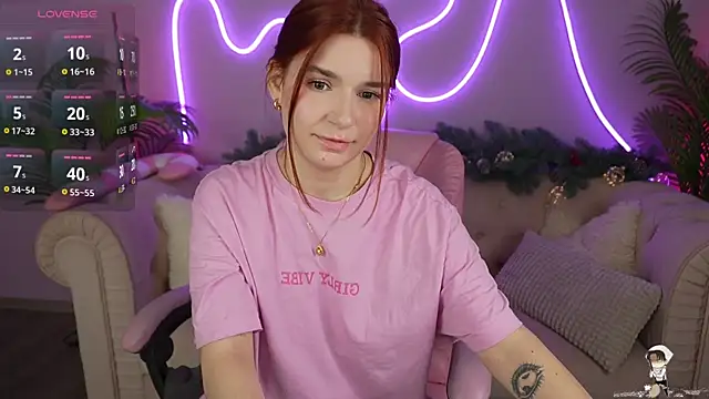 Snapshot of RedShinee chatting on 01-09-25, 04:52 RedShinee online show from 01-09-25, 04:52