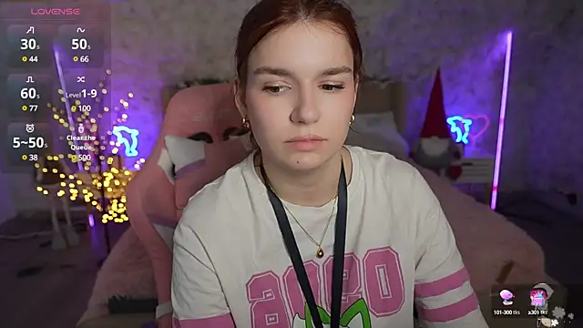 Snapshot of RedShinee chatting on 01-15-25, 10:06 RedShinee online show from 01-15-25, 10:06