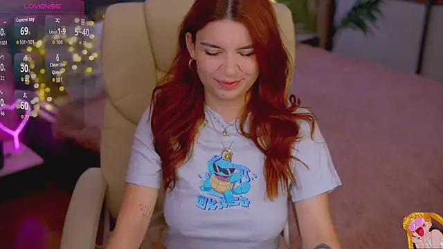 Snapshot of RedShinee chatting on 10-28-25, 07:56 RedShinee online show from 10-28-25, 07:56