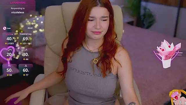 Snapshot of RedShinee chatting on 10-29-25, 01:35 RedShinee online show from 10-29-25, 01:35