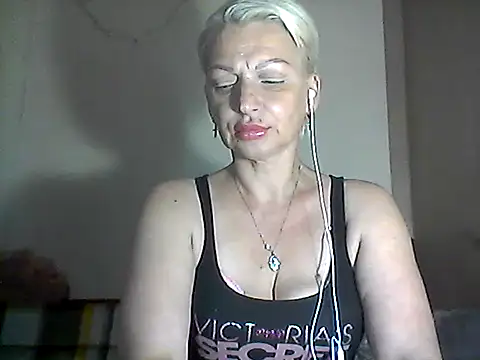 Snapshot of MaryJane441 chatting on 07-11-26, 10:11 MaryJane441 online show from 07-11-26, 10:11