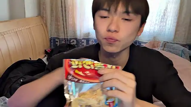 xiaottt1918 online show from 01-16-25, 08:33