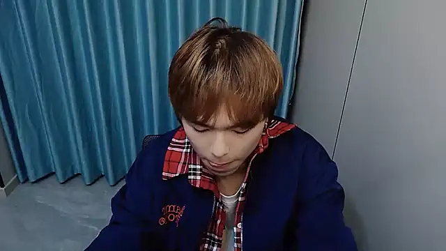xiaottt1918 online show from 04-01-26, 01:41
