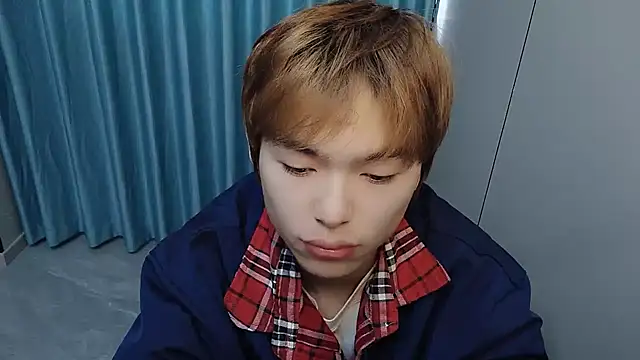 xiaottt1918 online show from 04-02-26, 07:17