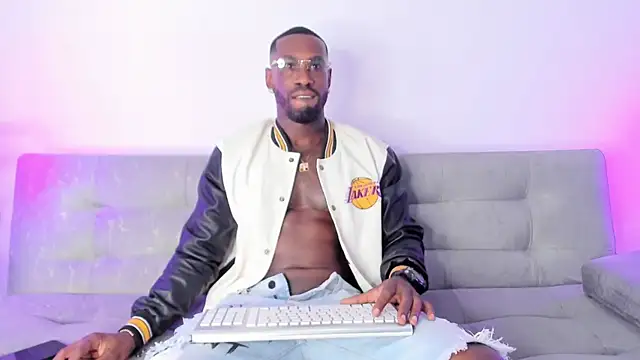 Snapshot of Dvid_Rullers chatting on 12-24-24, 03:05 Dvid Rullers online show from 12-24-24, 03:05