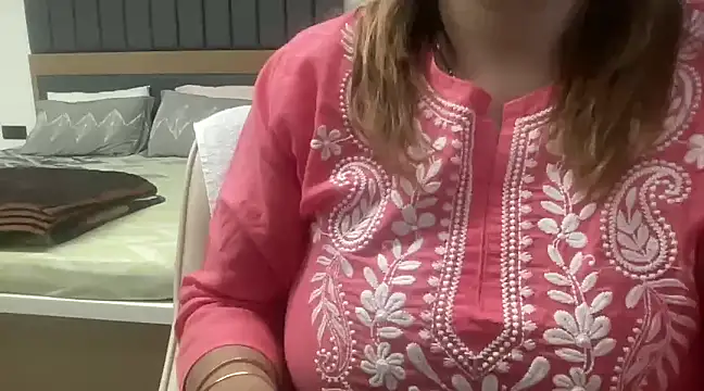 Snapshot of sassypooja chatting on 02-08-25, 10:07 sassypooja online show from 02-08-25, 10:07