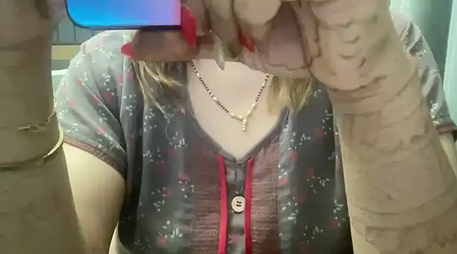 Snapshot of sassypooja chatting on 02-08-25, 03:00 sassypooja online show from 02-08-25, 03:00