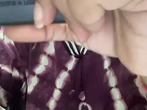 Snapshot of sassypooja chatting on 03-11-25, 04:51 sassypooja online show from 03-11-25, 04:51