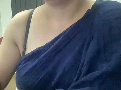 Snapshot of sassypooja chatting on 03-15-25, 12:56 sassypooja online show from 03-15-25, 12:56