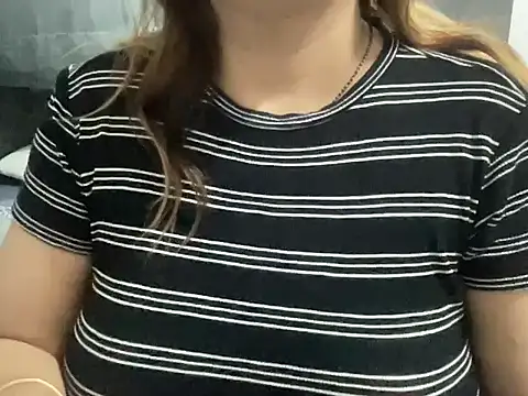 Snapshot of sassypooja chatting on 10-13-25, 07:03 sassypooja online show from 10-13-25, 07:03